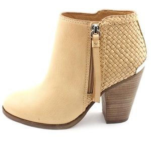 COACH Nude Heidi Leather Stacked Ankle Bootie sz 8